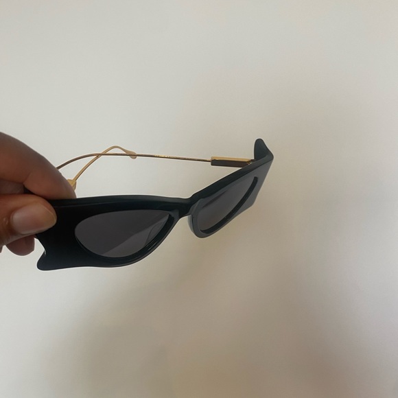 Gucci Cat Eye Sunglasses - Picture 2 of 3